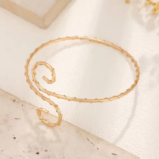 Accesorio Brazalete Curva Dourada